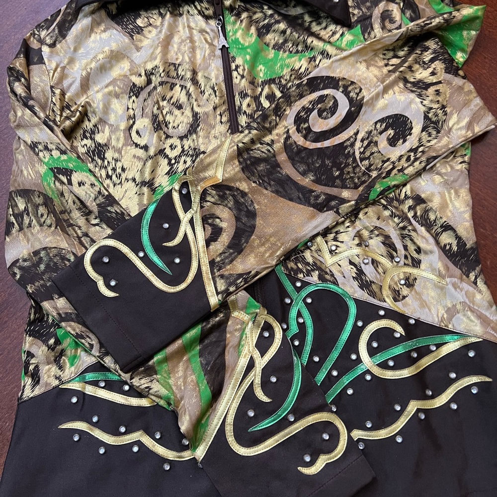Unique and stylish tank shirt